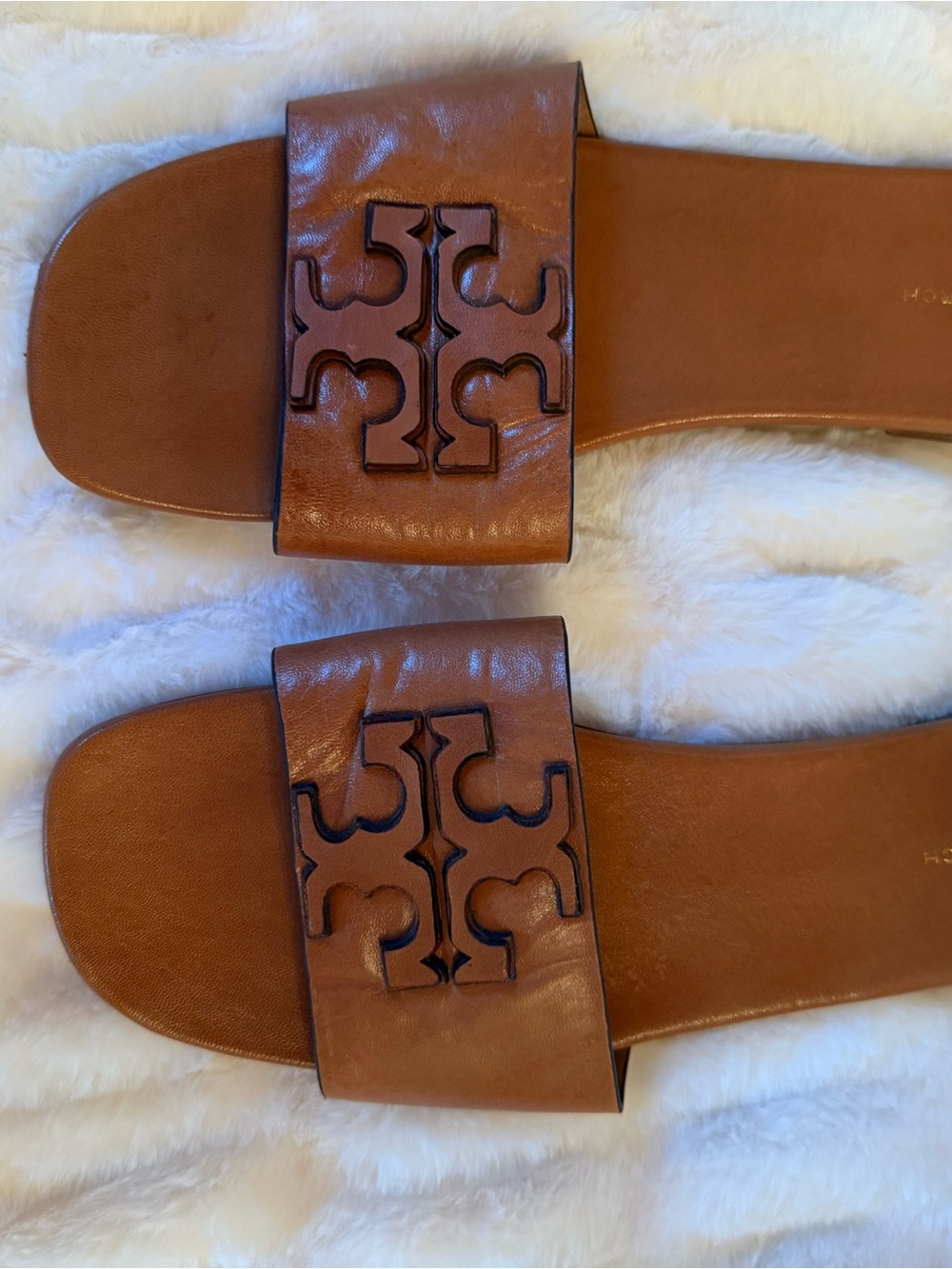 Tory Burch Tan Leather Slide Mules with Logo Cutout - Picture 5 of 15